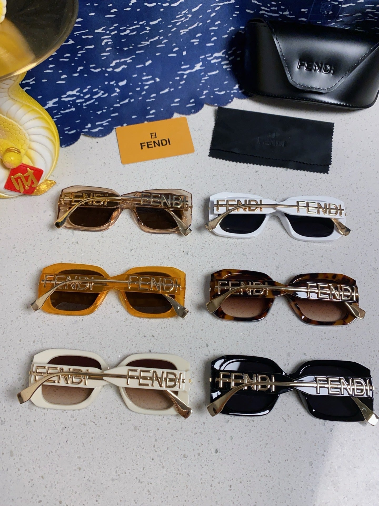 OVERSIZES FF DIAMONDS SQUARE SUNGLASSES 551639 IN ACETATE